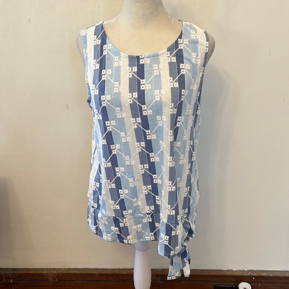 Como Vintage blue white eyelet sleeveless tie waist blouse Size M EUC